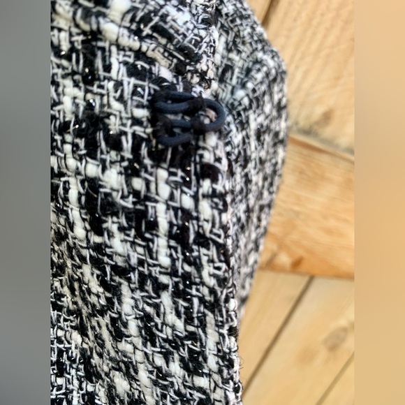 Chico’s CROPPED TWEED BLAZER JACKET Embellished Designer Shoulder Pads Trendy M - Picture 9 of 14